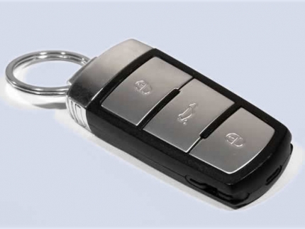 Kako spustiti prozore auta uz pomoć daljinskog