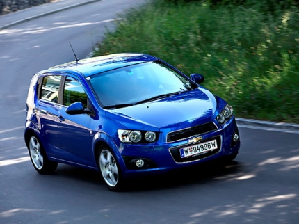 FOTO: Zeleni Chevrolet Aveo