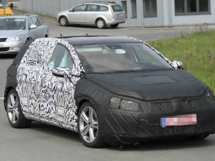 VIDEO: Špijunske snimke novog Golfa limenoga poda i krova